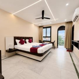 The Binapani Hotel And Restaurant, hotel em Tarapith