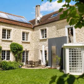 Grande maison de campagne avec piscine intérieure, hotel a Andelu