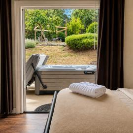 Prime Yosemite Location HotTub Family-Friendly