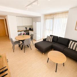 Piso de 2 habitaciones con terraza cerca de la playa y del centro, hotel Aresben