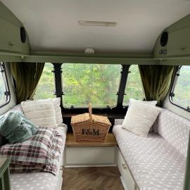 Cosy Caravan sleeps 2 with Patio and Parking, hotel in Kilteean