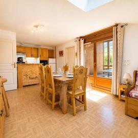 Appartement au pied des pistes avec piscine intérieure - FR-1-505-109