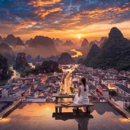 Yangshuo Meiju Hotel - By West Street in the center