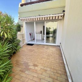 Appartement T2 Cabine, RDC avec Terrasse – Plage à 50m, Parking Privé - FR-1-702-5