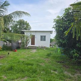 Ant & Minnies Chalet, hotel a Lubao