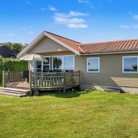 Holiday Home Astrath - 10m from the sea by Interhome