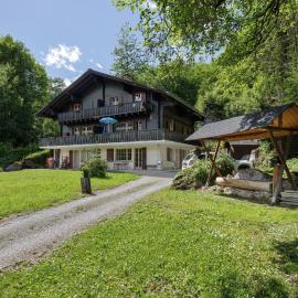 Apartment Chalet l'Aube by Interhome