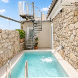 Soluna - Vacation home with private pool & rooftop terrace