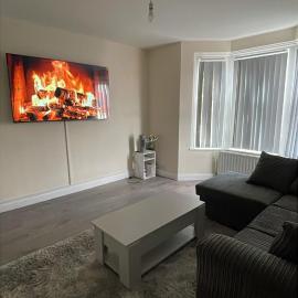 Modern 1 Bed Flat Near Town Centre, hotel Sandsben