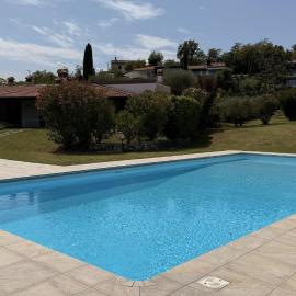 Harmonia Cottage by Bookinggardalake, hotel di Soiano del Lago