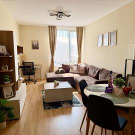 Pirin Heaven Cozy Mountain Home- Spa & Pool-Bansko，拉茲洛格的飯店