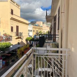 Piazza Duomo Apartments, khách sạn ở Terrasini