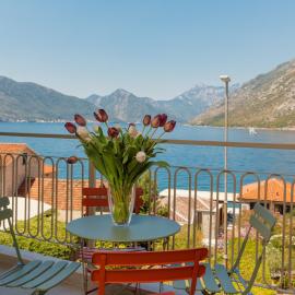 Apartment Ljuta with Sea View
