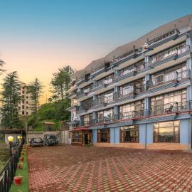 The Prakriti Resort Shimla l Lift l Multi Cuisine Restaurant l Free Parking l By Exotic Stays, hotel en Kūfrī