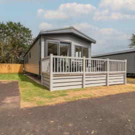 The Oaks 3 Bedrooms, Hotel in Northwich