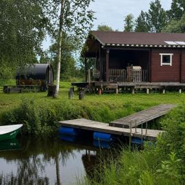 Emajõe puhkemaja – hotel w mieście Nõela