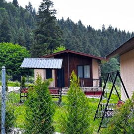 "Mtis broli 77"-Mzetamze-Borjomi, hotel in Mzet'amze