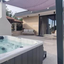 House K and M, hotel Pagban