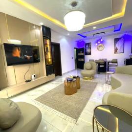 Villa rose by creek avenue ikota, hotel en Lekki