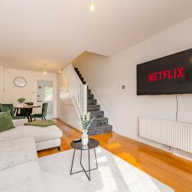Stylish 2BR Home Sleeps 4 Free Parking, hotel sa Tilbury