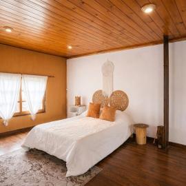 Monoambiente luminoso con hogar a leña - Cochera, hotel a Luján
