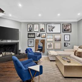 Luxury WeHo Chateau Townhome Near the Sunset Strip: Los Angeles'ta bir otel