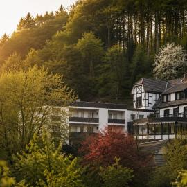 WELLNESS Hotel UHLENBERG, hotell i Bad Münstereifel