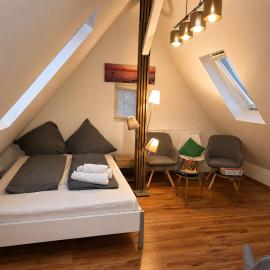 moderne Dachgeschosswohnung für zwei Personen