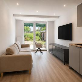 Modernes Apartment - Bis 5 Personen - Terasse & Küche & WLAN - W1, hotel em Dormagen