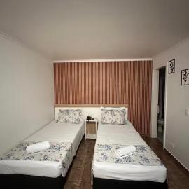 Flat no centro de Curitiba, hotel in Curitiba