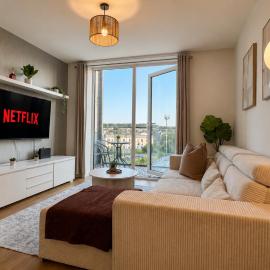 Elegant Stay Near Medway - Sleeps 4 - Parking, hotel di Hoo