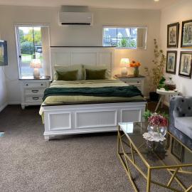 Wattle Downs Palm Beach Studio, hotel in Auckland