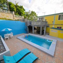 Barefoot Apartments, hotel u gradu Rozo