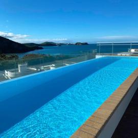 2-bedroom apartment with sea view and rooftop pool, hôtel à Nouméa