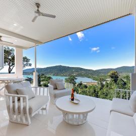 Airlie Views Luxe Escape - Ocean Views and Pool