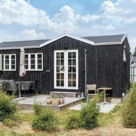 Lolland Hideaway Near Coastal Fishing، فندق في Dannemare