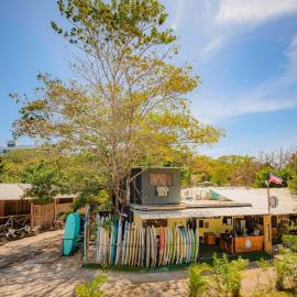 The Frontside Surf House, hotel in Tamarindo