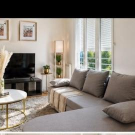 Bright apartment with balcony, Downtown Puteaux
