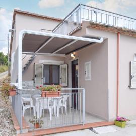 1 Bedroom Gorgeous Home In Ascea、アシェーアのホテル