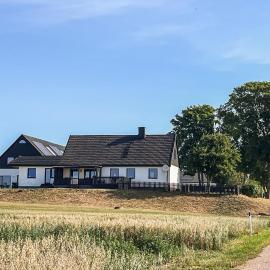 Stunning Home In Hammenhög With Sauna, hotel u gradu 'Hammenhög'