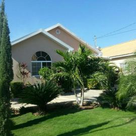 Caribbean Estate AJ, hotel in Portmore