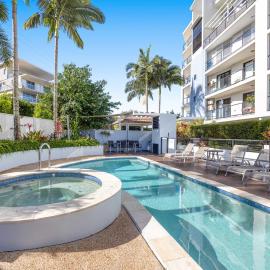 Poolside 3-Bed Retreat Near Kings Beach