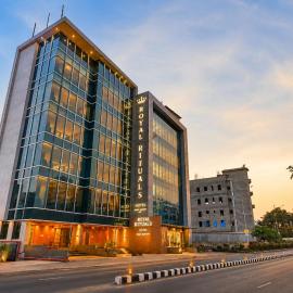 Hotel Royal Rituals, hotel in Surat