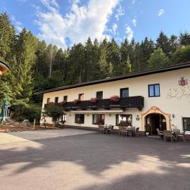 Waldhotel Bad Jungbrunn, hotel sa Tristach