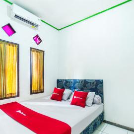 RedDoorz at Pondok Alief near Pantai Ujung Genteng 3, hotel em Ujunggenteng