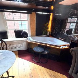 The smallest hotel in Amsterdam