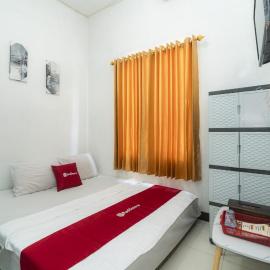 RedDoorz at Jati Mas Alun Alun Bojonegoro, hotel Bojonegoróban