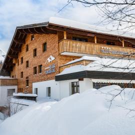 Hotel Walserberg, hotel em Warth am Arlberg