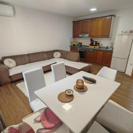 Apartmaji KUSUR, hotel i Jesenice