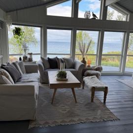 Sjøhytte med jacuzzi, sauna og panoramautsikt، فندق في نارفيك